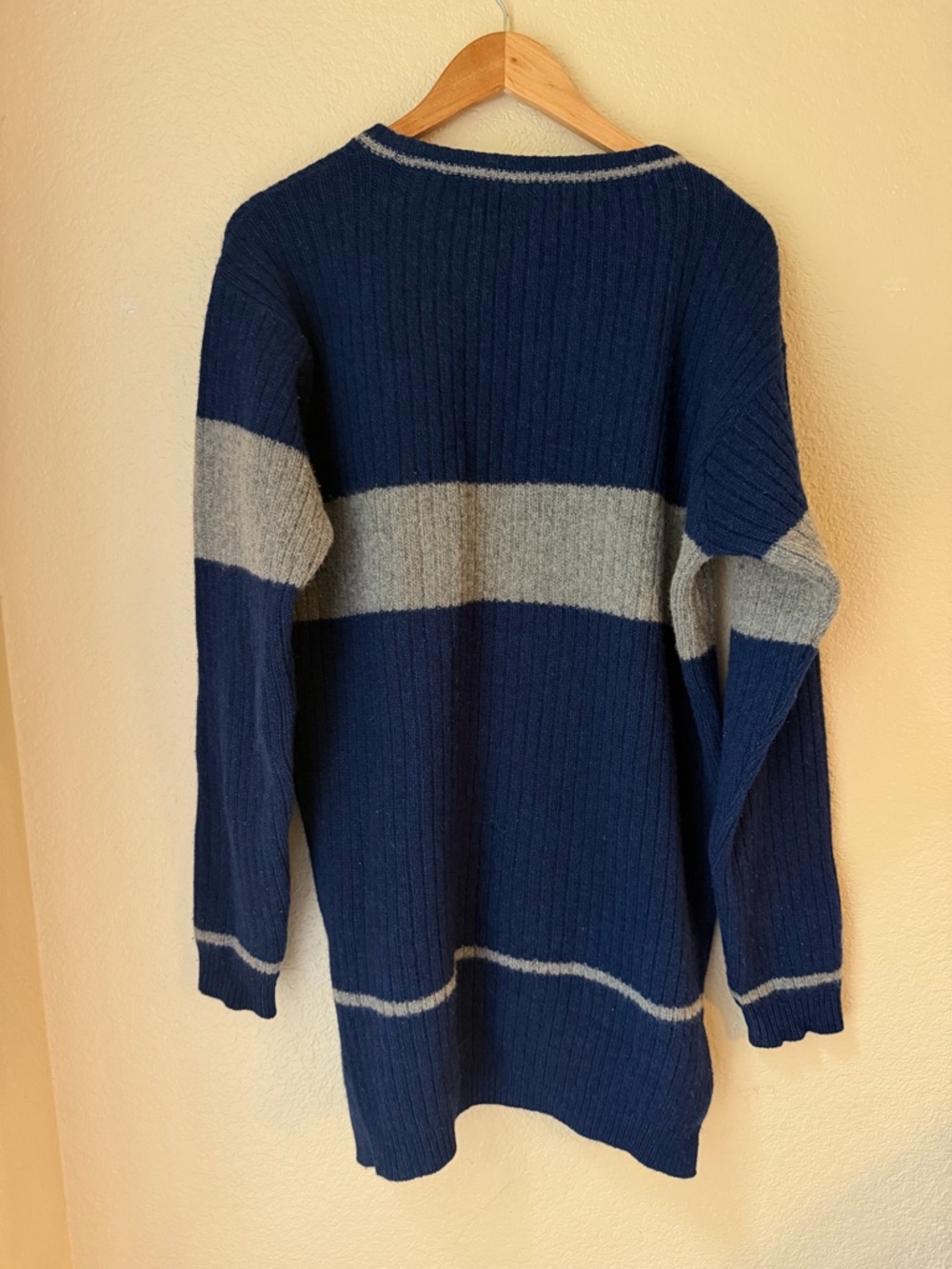 Ravenclaw Quidditch Harry Potter Lambswool Sweater Blue Gray Crest Sz XL - Picture 4 of 5
